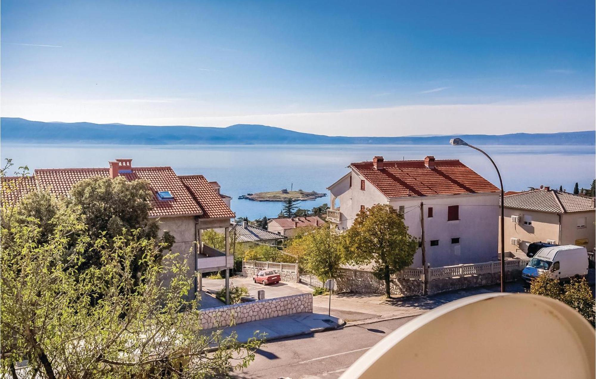 Stunning Apartment In Novi Vinodolski With Wifi Exterior foto