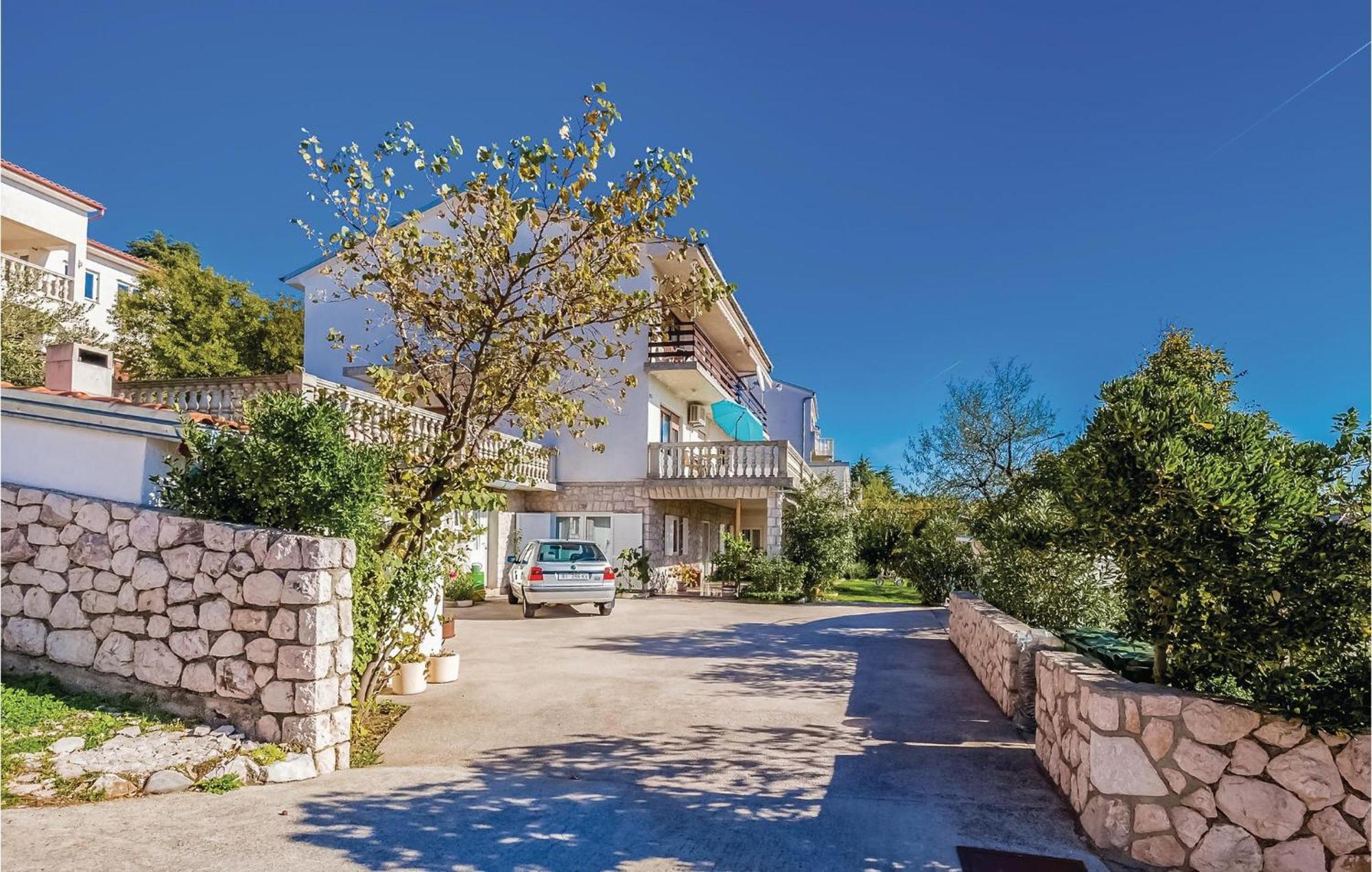 Stunning Apartment In Novi Vinodolski With Wifi Exterior foto